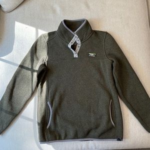 Woman’s LLBEAN pullover sweater fleece